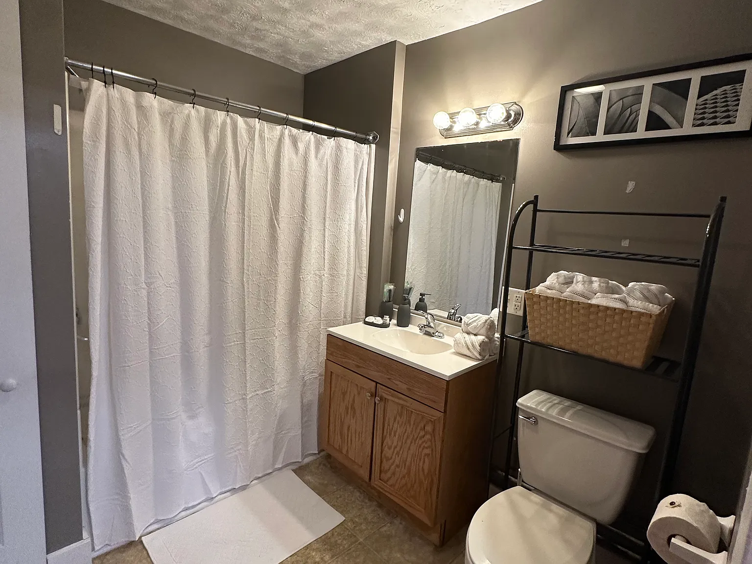 765 S Aurora St — Photo 4