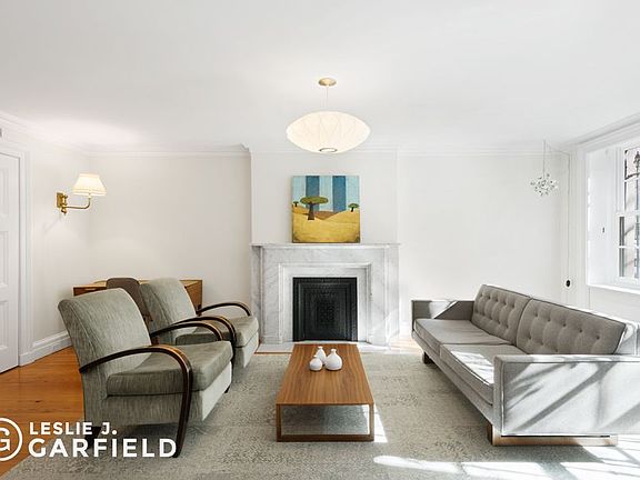 2nd image of 109 W 11th St