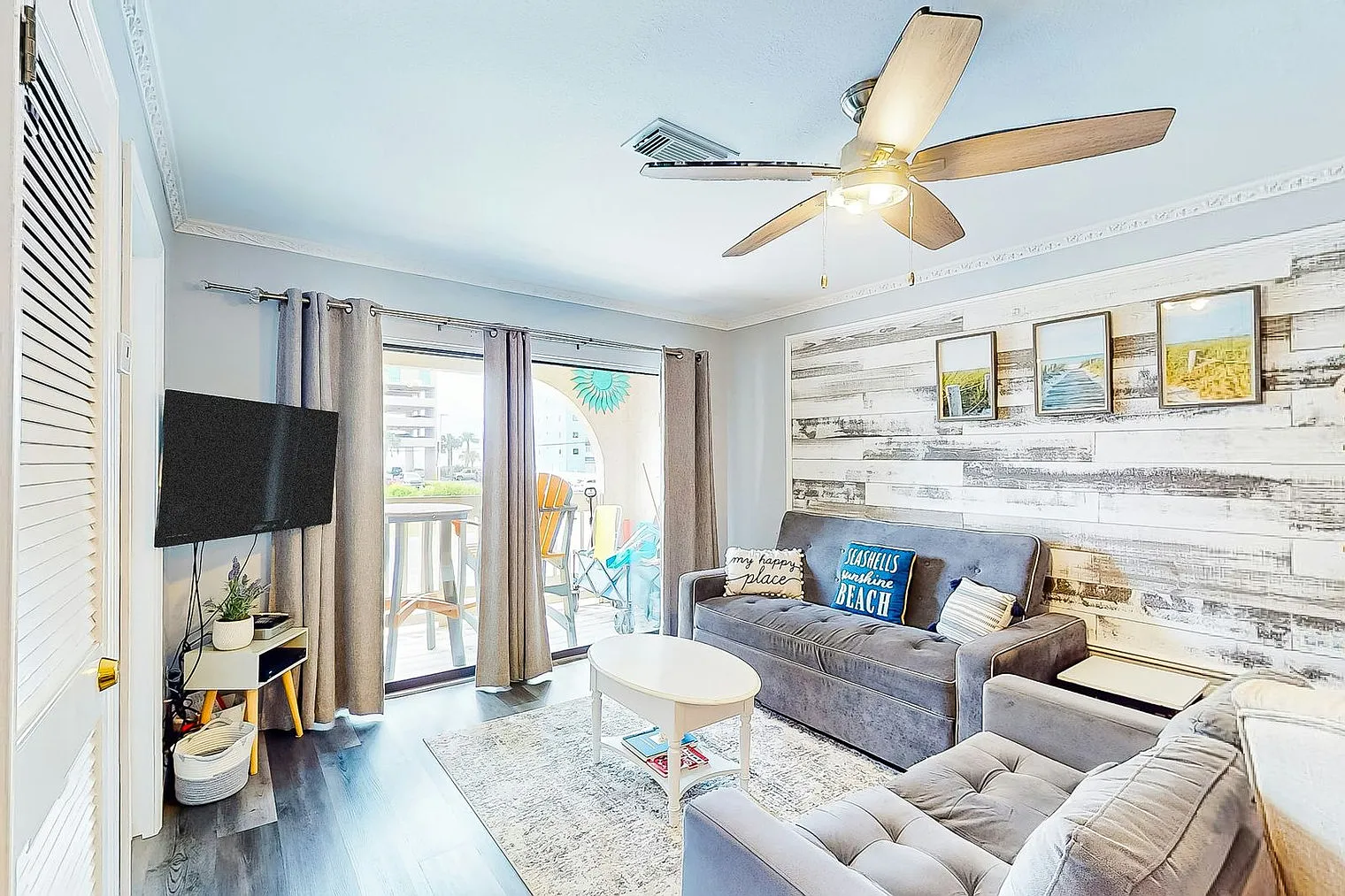 2 bed, 2.0 bath, 893 sqft, $1,935 — Photo 1