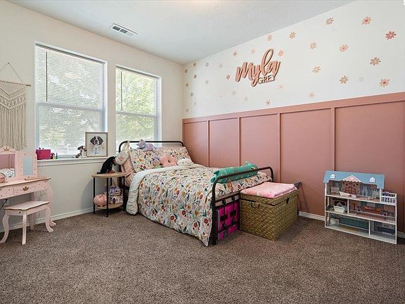 4th image of 803 W 29th Pl