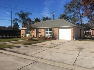 3739 Somerset Dr, New Orleans, LA 70131