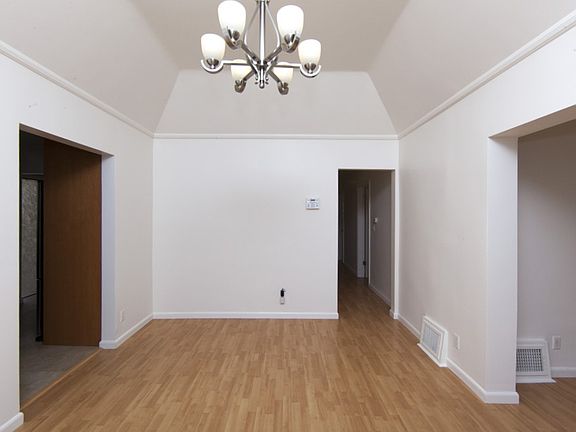 4th image of 360 N Kilkea Dr