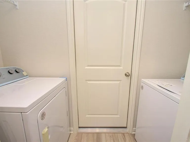 10699 Lost Maples Dr — Photo 29