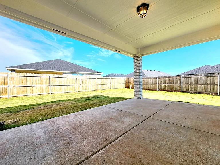 18600 Luna Dr — Photo 23