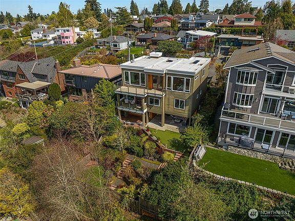 3rd image of 4017 56th Avenue SW