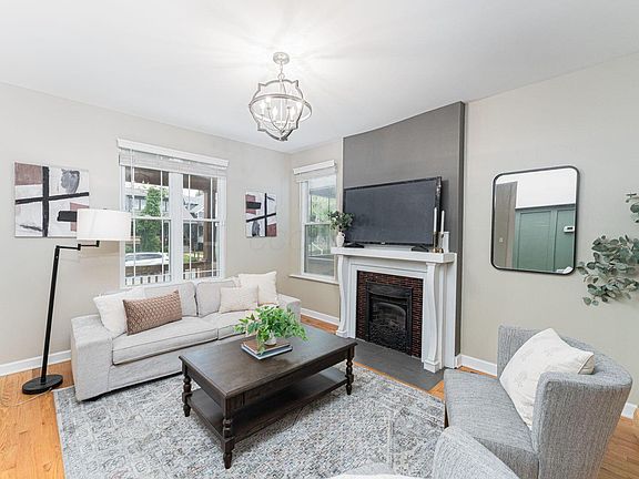 3rd image of 889 Studer Ave