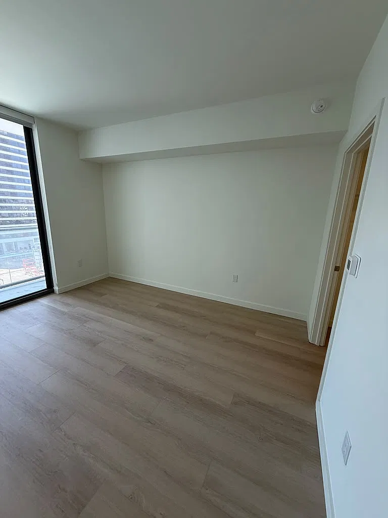 Studio, 405 sqft, $1,960 — Photo 4