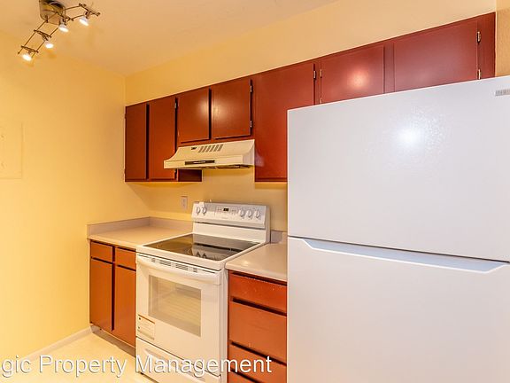 3rd image of 1206 E Waterside Cv APT 11
