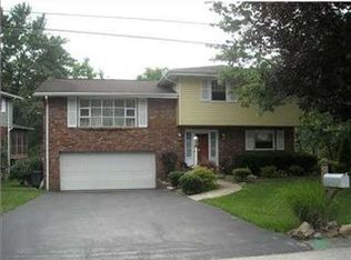 17 Redgrave Dr, Greensburg, PA 15601