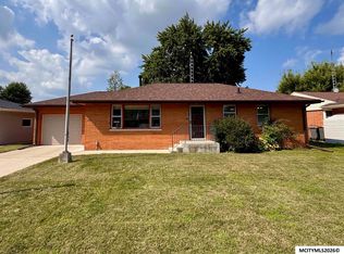 1310 3rd St NW, Mason City, IA 50401