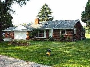 2027 Loughrae Dr, Oregon, OH 43616