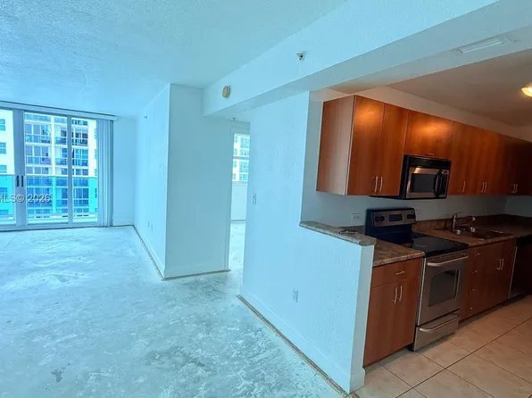 7501 E Treasure Dr #8B, North Bay Village, FL 33141