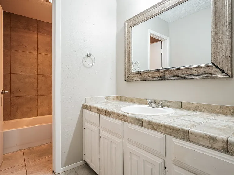 618 Thornwood Trl — Photo 12