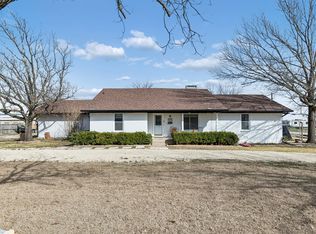 1012 Cowling Rd, Sanger, TX 76266