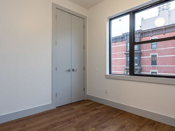 5th image of 368 Throop Ave #3B