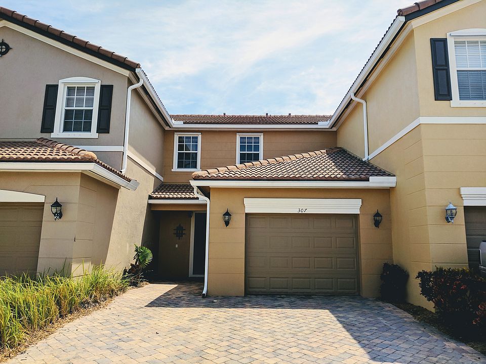 1st image of 307 Versailles Ln