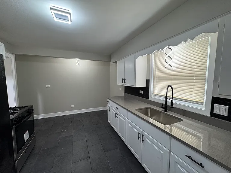 16439 Cottage Grove Ave — Photo 13