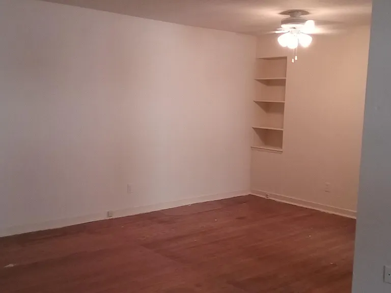 809 College St #21 — Photo 2
