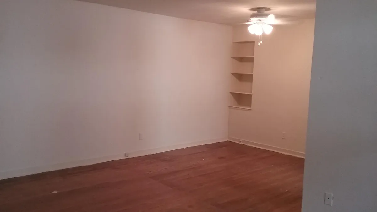 Building Photo - 809 College St #21