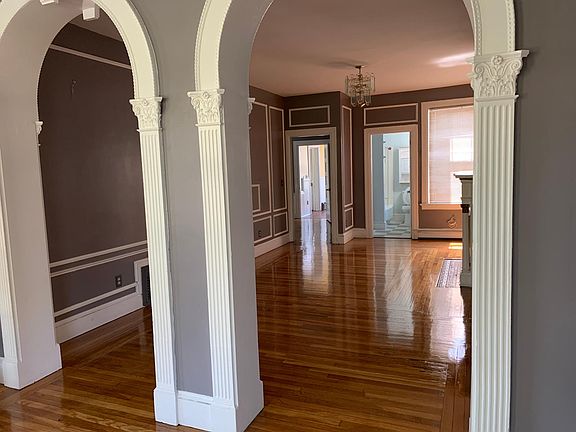 view from the front entrance (level 1)