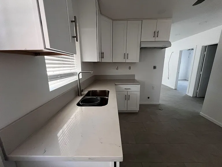 303 M St — Photo 4