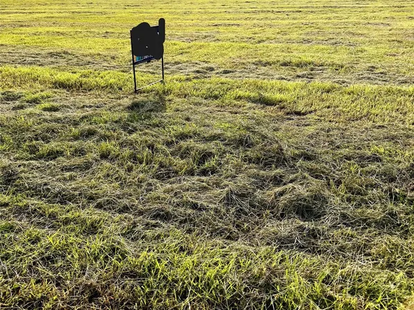 607 Bay Dr, Palacios, TX 77465