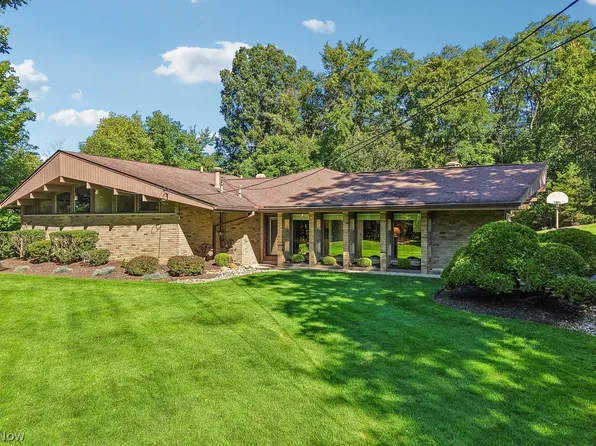 7606 Akins Rd, North Royalton, OH 44133