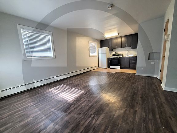4th image of 2071 S Milwaukee St #4