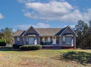 1540 White Cloud Dr, Deatsville, AL 36022