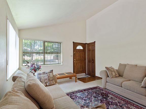 3rd image of 379 N Lincoln Ave