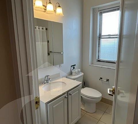 5th image of 884 Massachusetts Ave #618