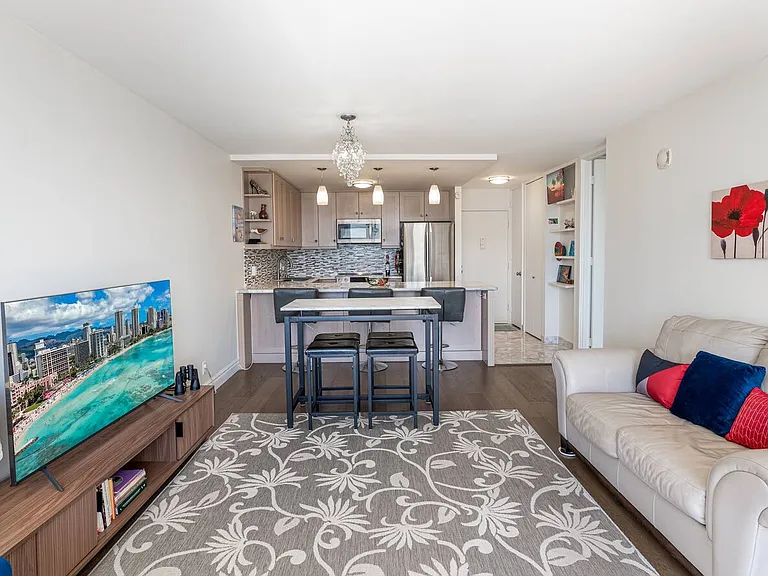 400 Hobron Ln #2705 — Photo 4