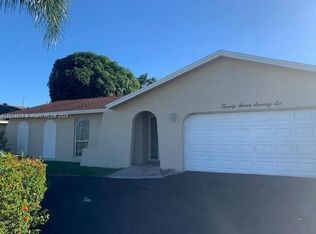 2776 Flamango Lake Dr, West Palm Beach, FL 33406
