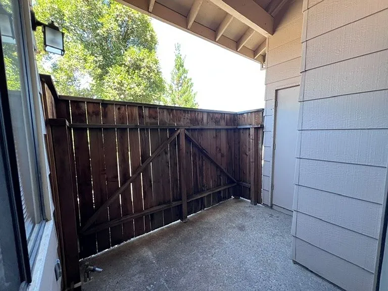 6060 Gloria Dr #1 — Photo 12