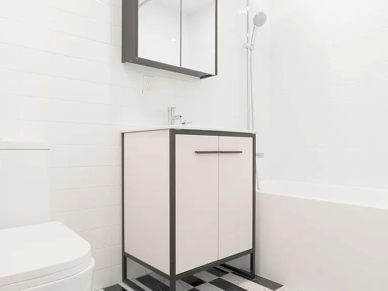 442 E 78th St #2D — Photo 6