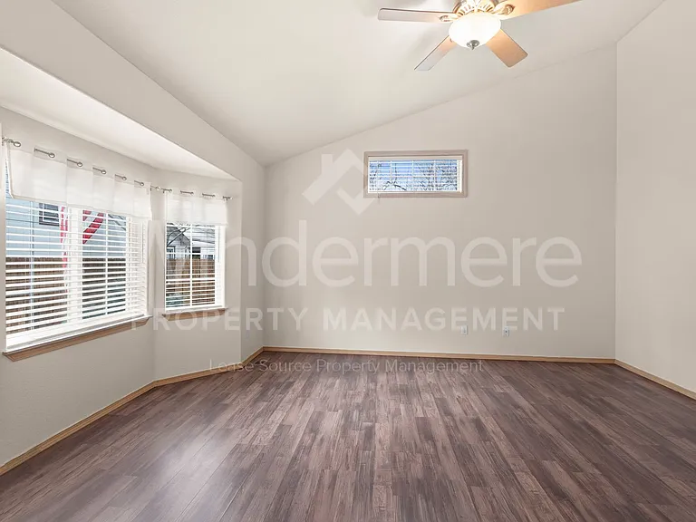 909 E 1st Ave — Photo 6