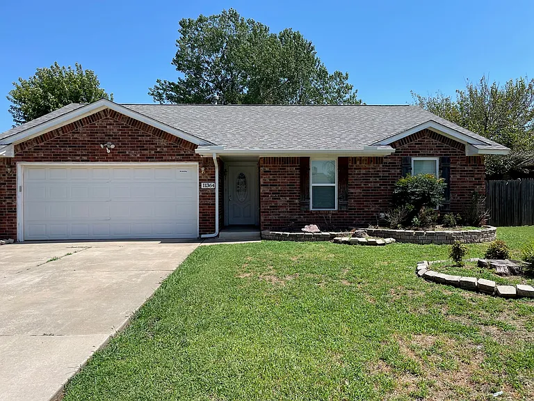 11364 Walters Ave — Photo 2