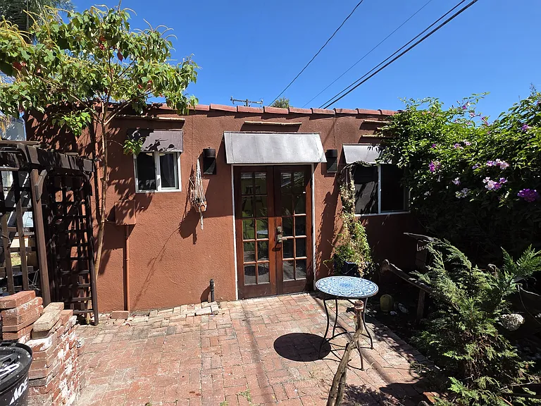 525 Casitas Rd — Photo 5