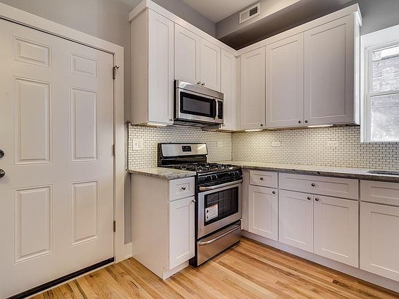 4th image of 2135 S Fairfield Ave #3