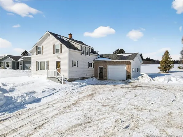 3215 Mountain Rd, Moncton, NB E1G 2X1