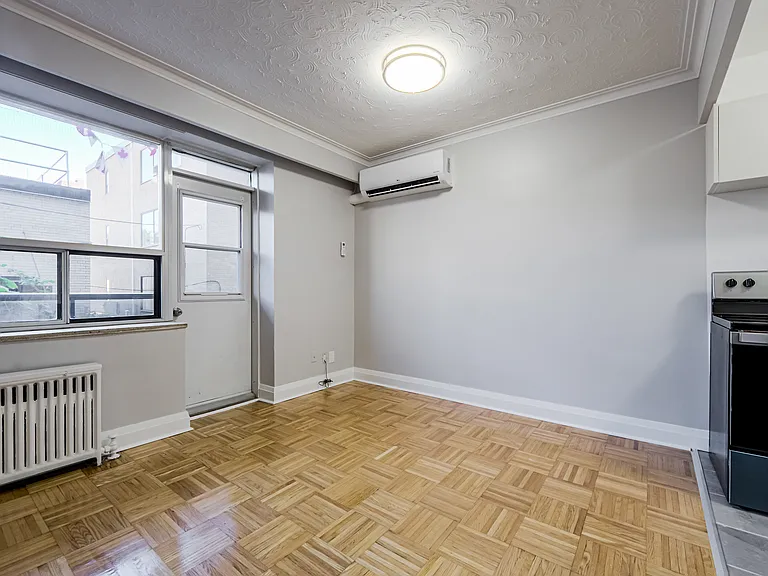 130 Jameson Ave — Photo 28