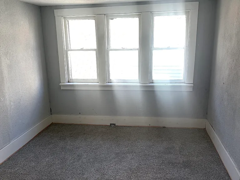 1522 W Widenham St — Photo 16