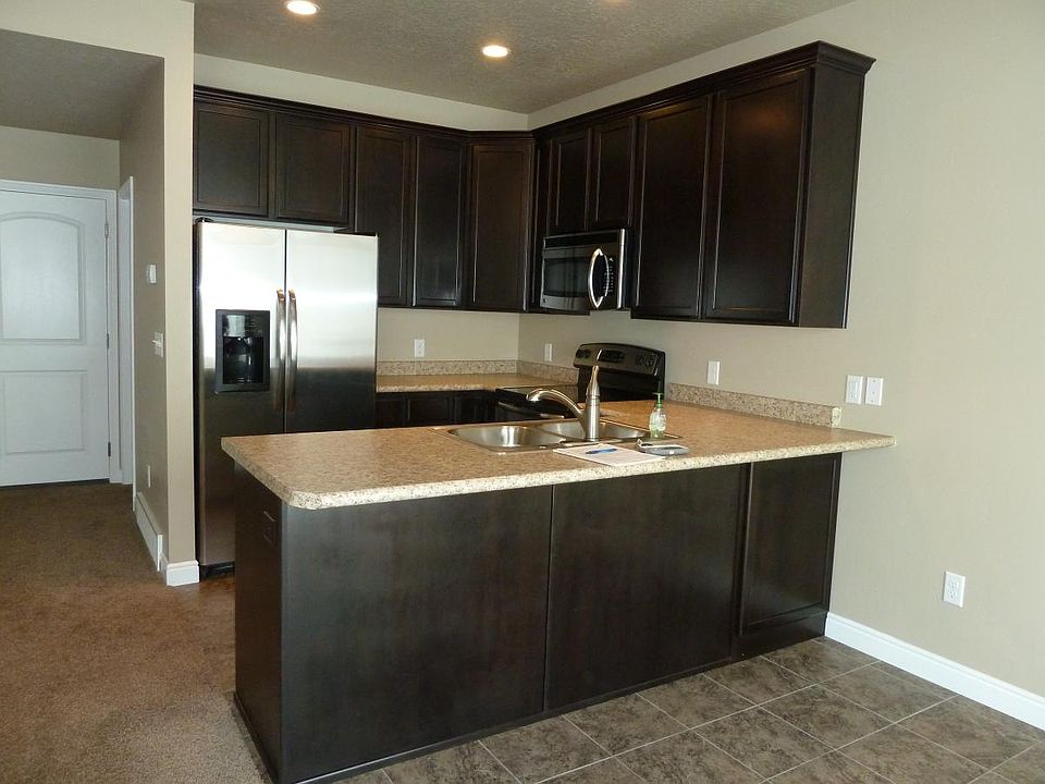 1st image of 3275 W Desert Lily Dr