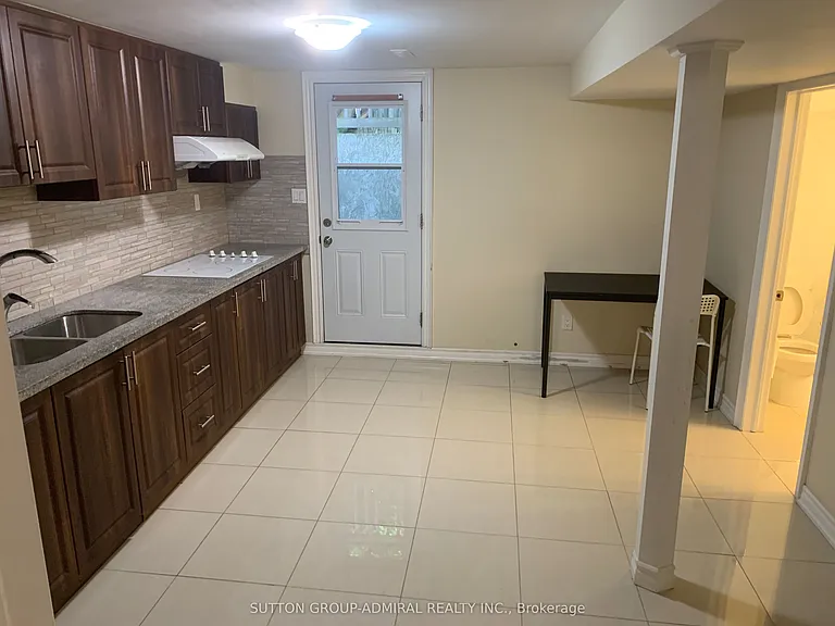5 Coventry Ct #BASEMENT — Photo 8