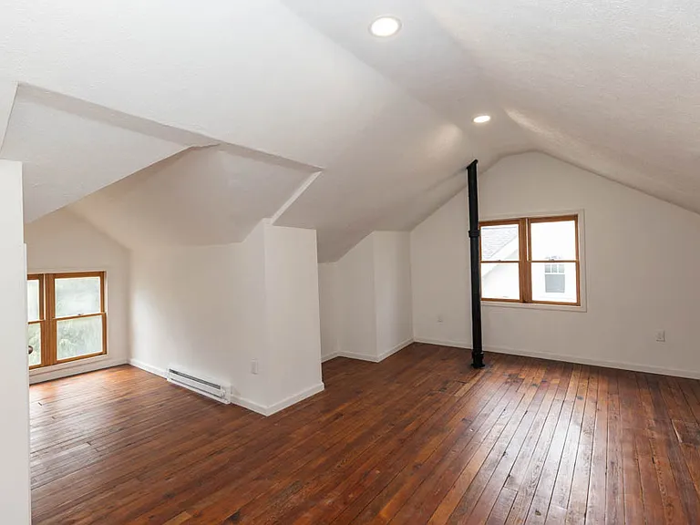 3115 Essex Rd — Photo 32