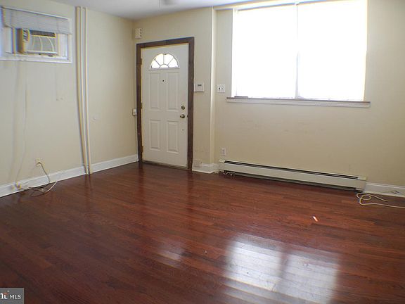3rd image of 525 S 18th St #1