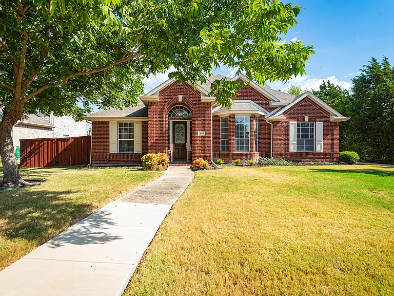 405 Mimosa Dr — Photo 4