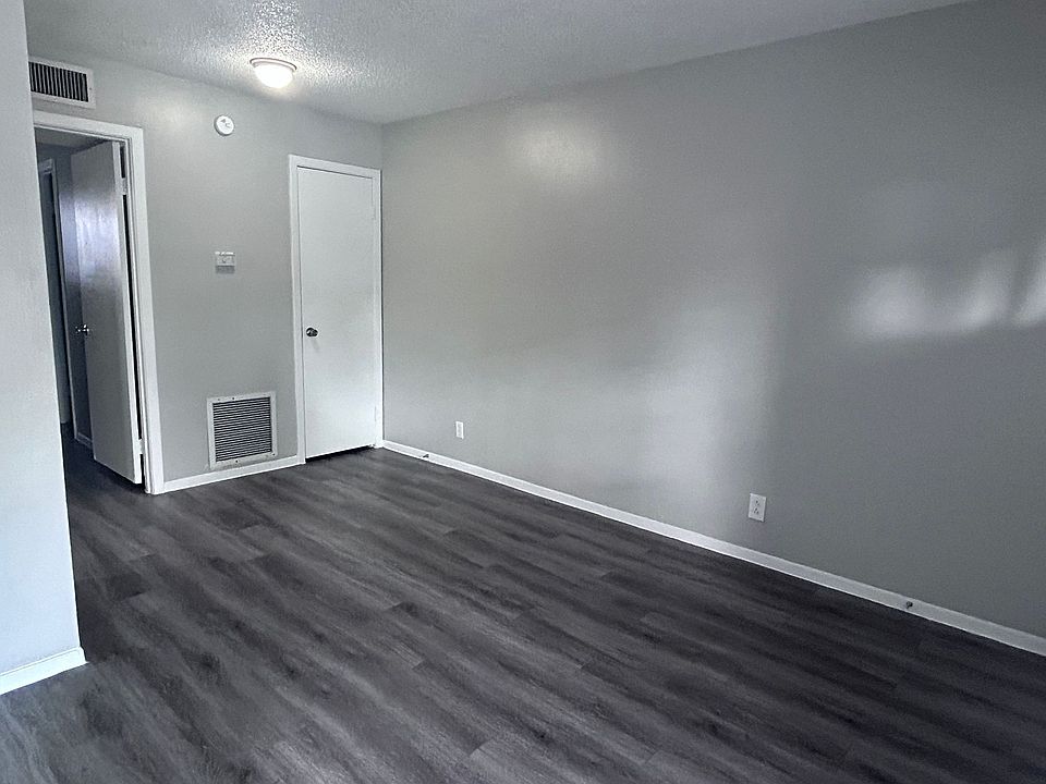 1st image of 1608 W McIntyre St #17115567