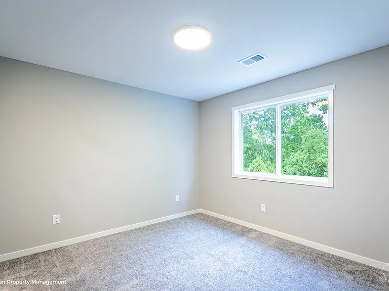 1146 Four Mile Rd NW — Photo 8