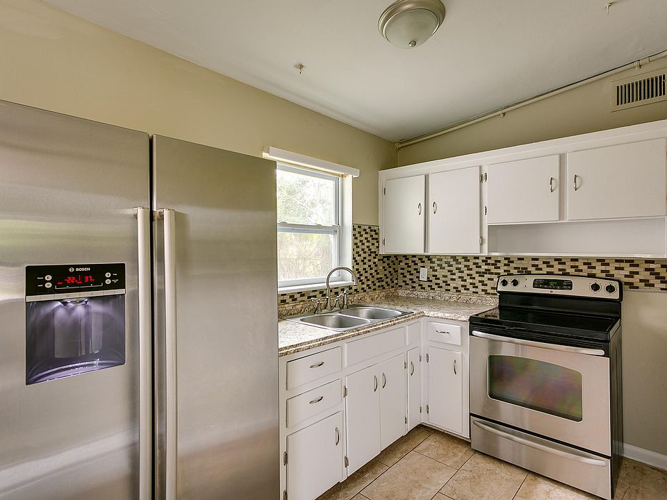 1st image of 334 Linden Ln